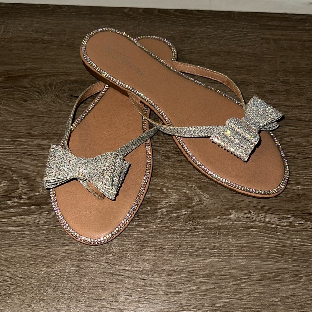Silver bow Sandals